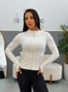 jaqueta fitness com detalhe de dedal