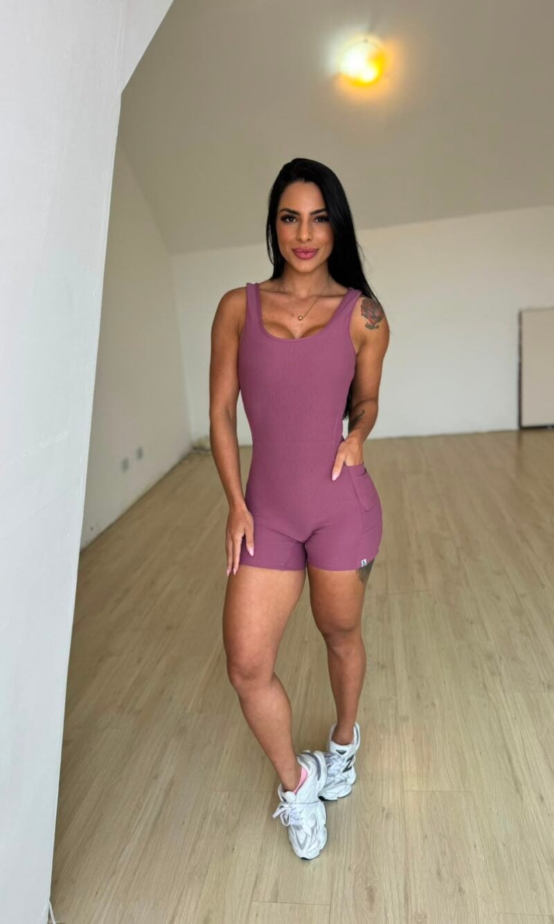 macacão fitness canelado blackout