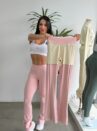 conjunto composto por jaqueta e legging flare