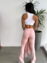 conjunto composto por jaqueta e legging flare